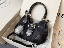 Picture of Prada Lady Handbags _SKUfw125514136fw